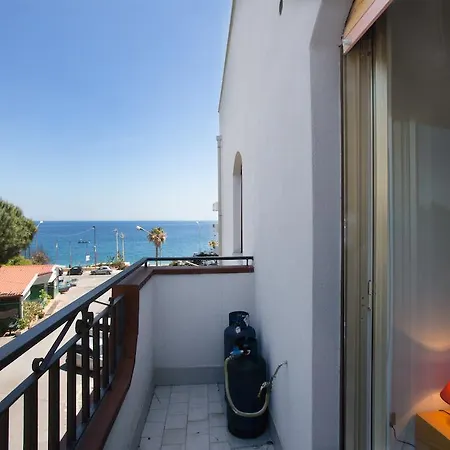 La Finestra sul Mare-2